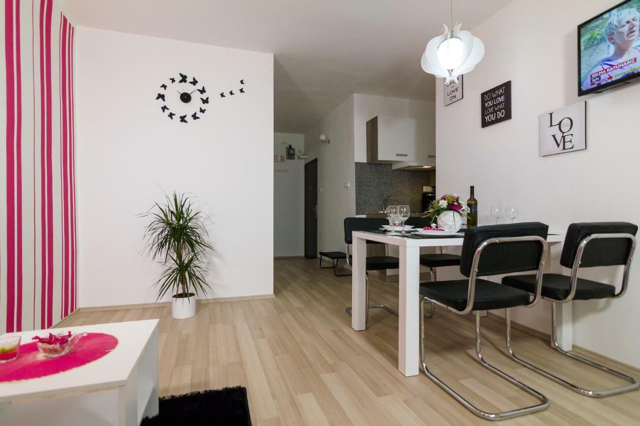 Apartment Trend 2 *
